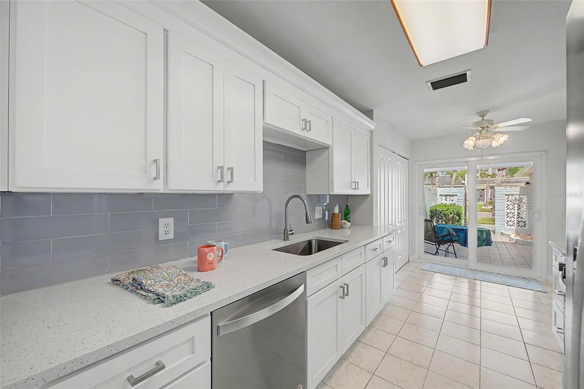 144 BOCA CIEGA POINT BOULEVARD — photo 5 of 45