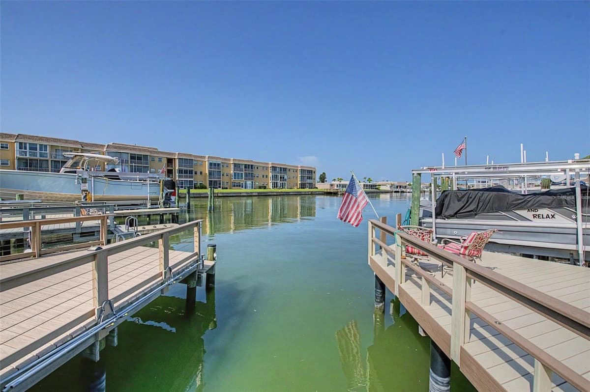 144 BOCA CIEGA POINT BOULEVARD — photo 34 of 45