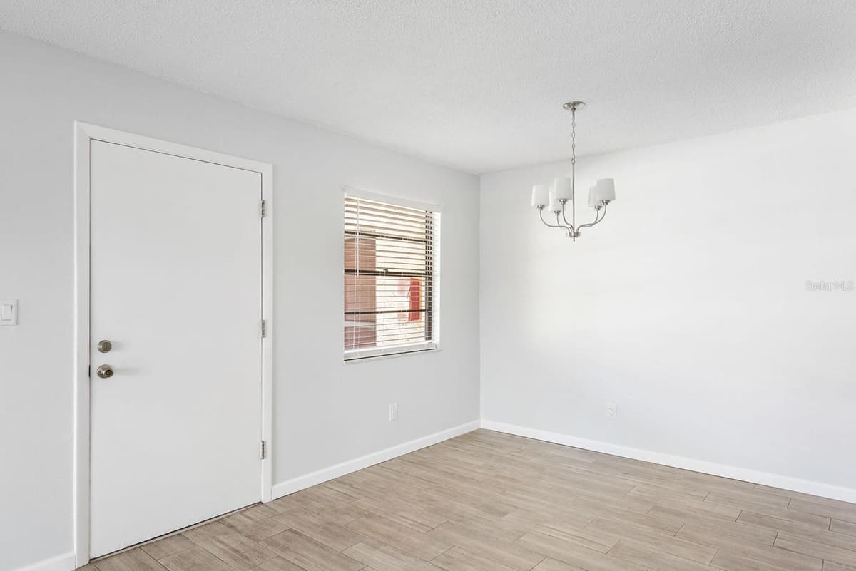 78 BOUNDARY BOULEVARD — photo 11 of 48