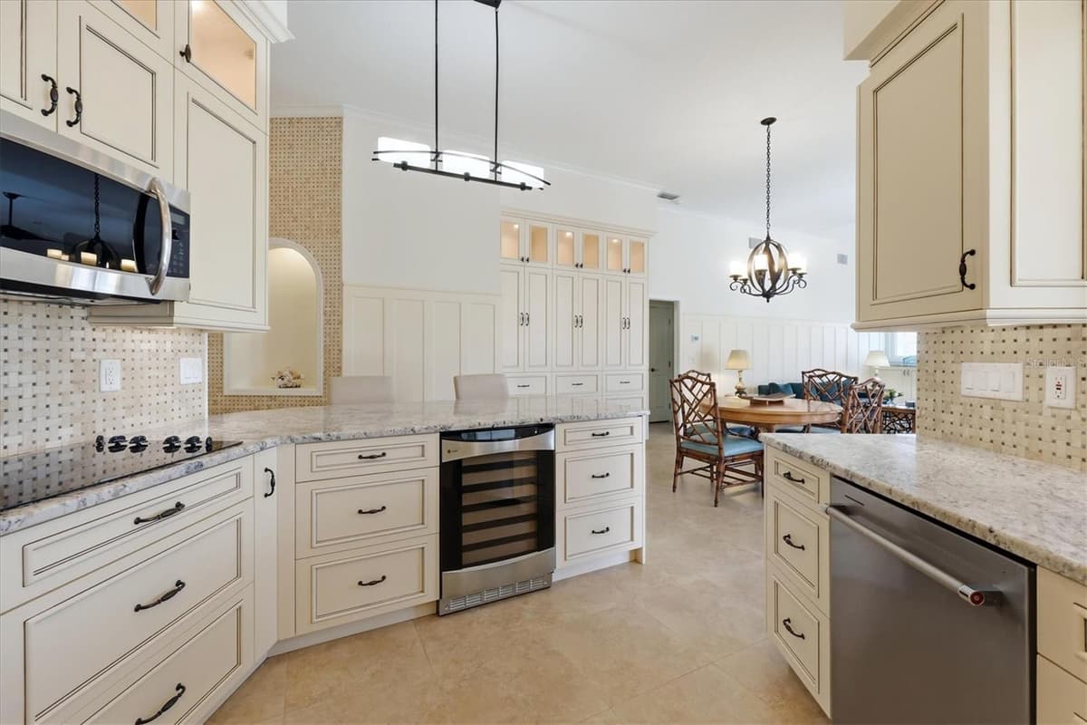 7501 EATON COURT — photo 10 of 64