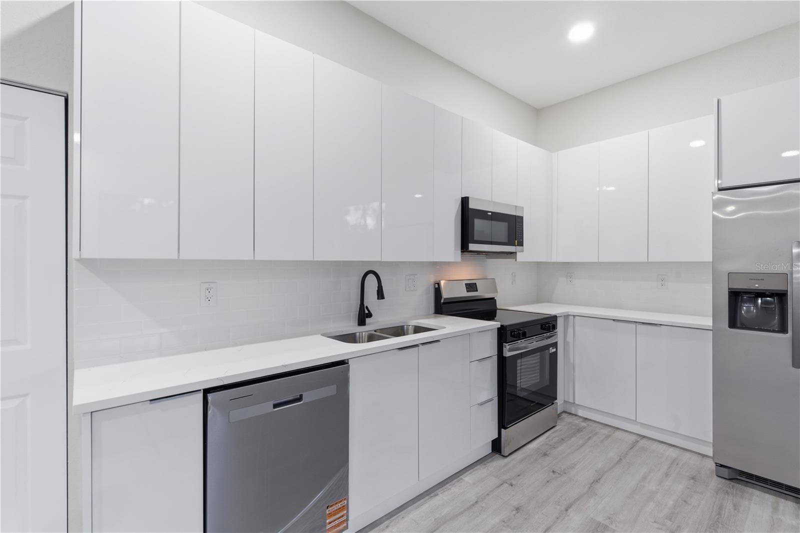 923 MILWAUKEE BOULEVARD — photo 18 of 32