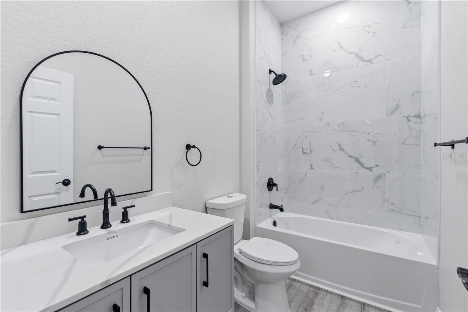 923 MILWAUKEE BOULEVARD — photo 30 of 32