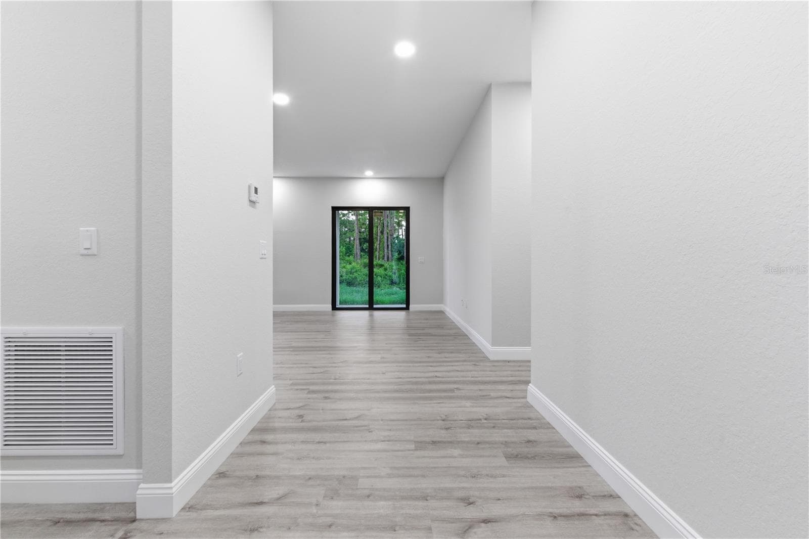923 MILWAUKEE BOULEVARD — photo 6 of 32