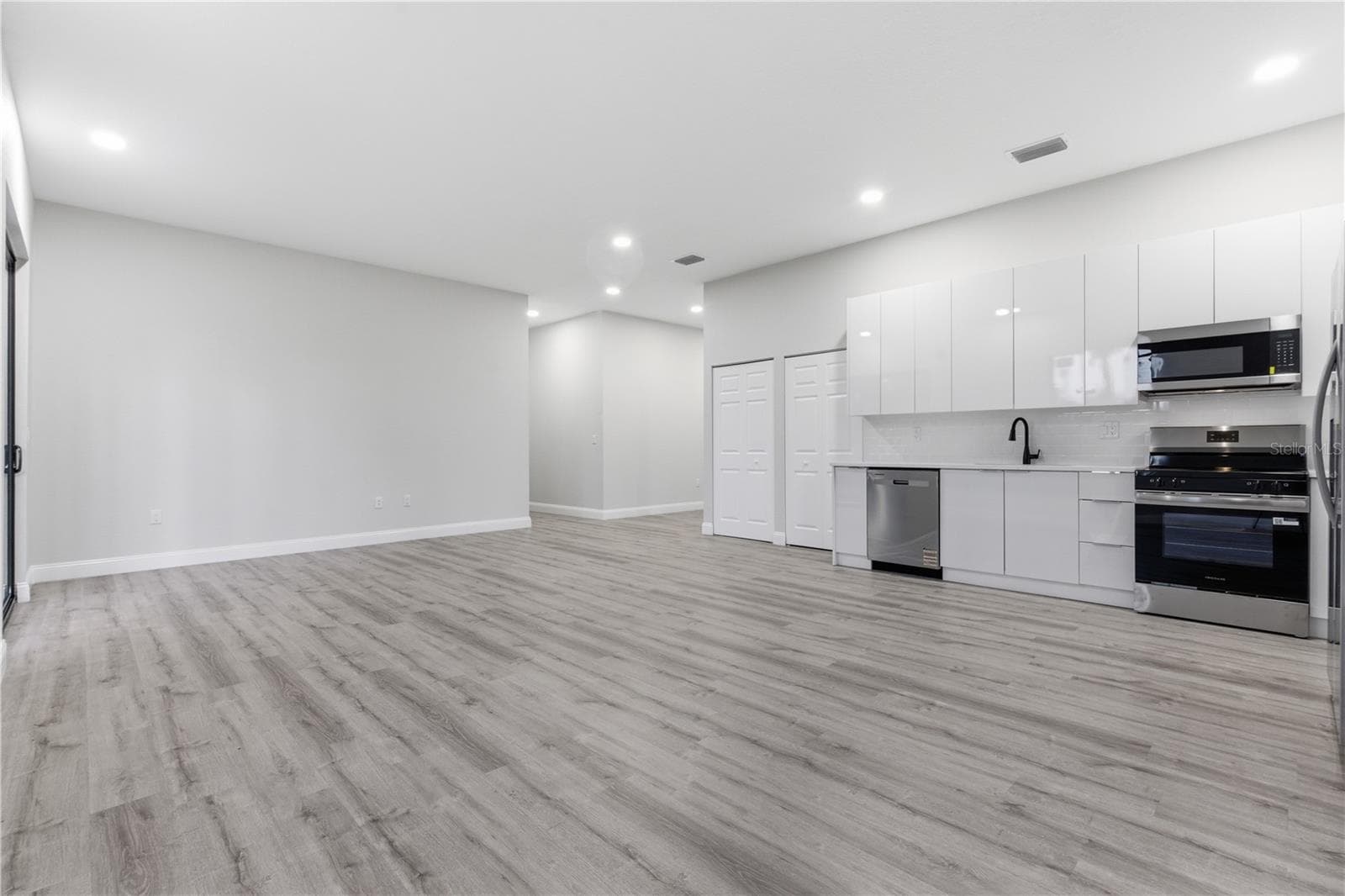 923 MILWAUKEE BOULEVARD — photo 15 of 32