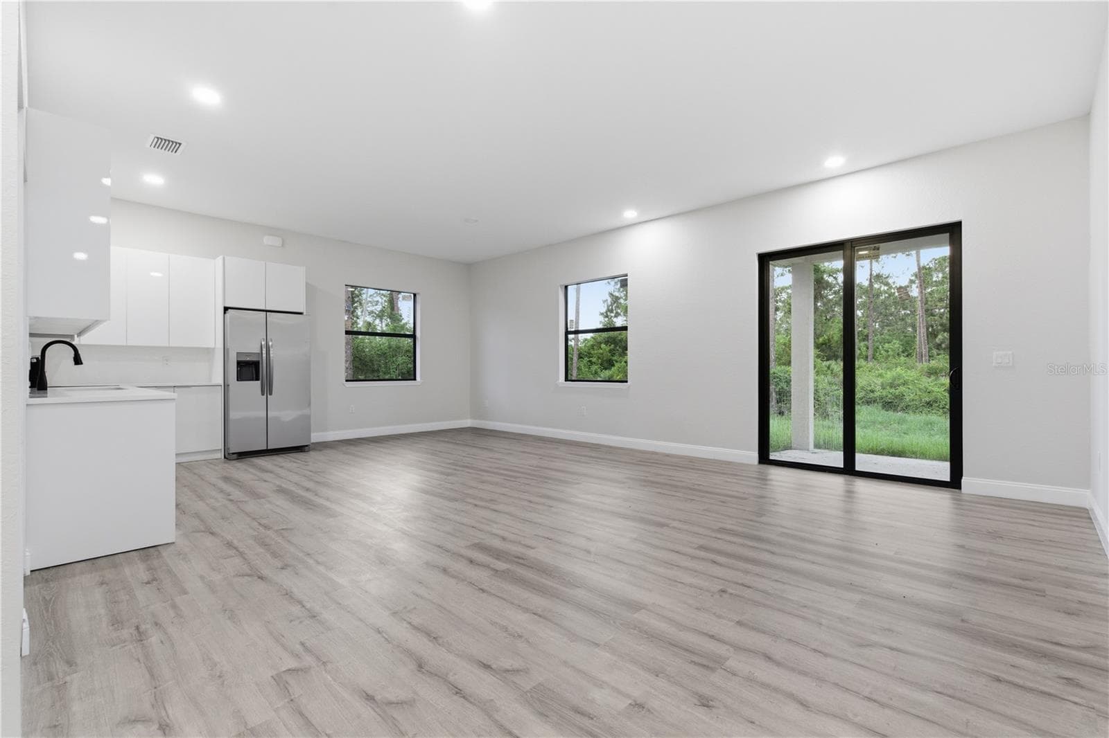 923 MILWAUKEE BOULEVARD — photo 8 of 32