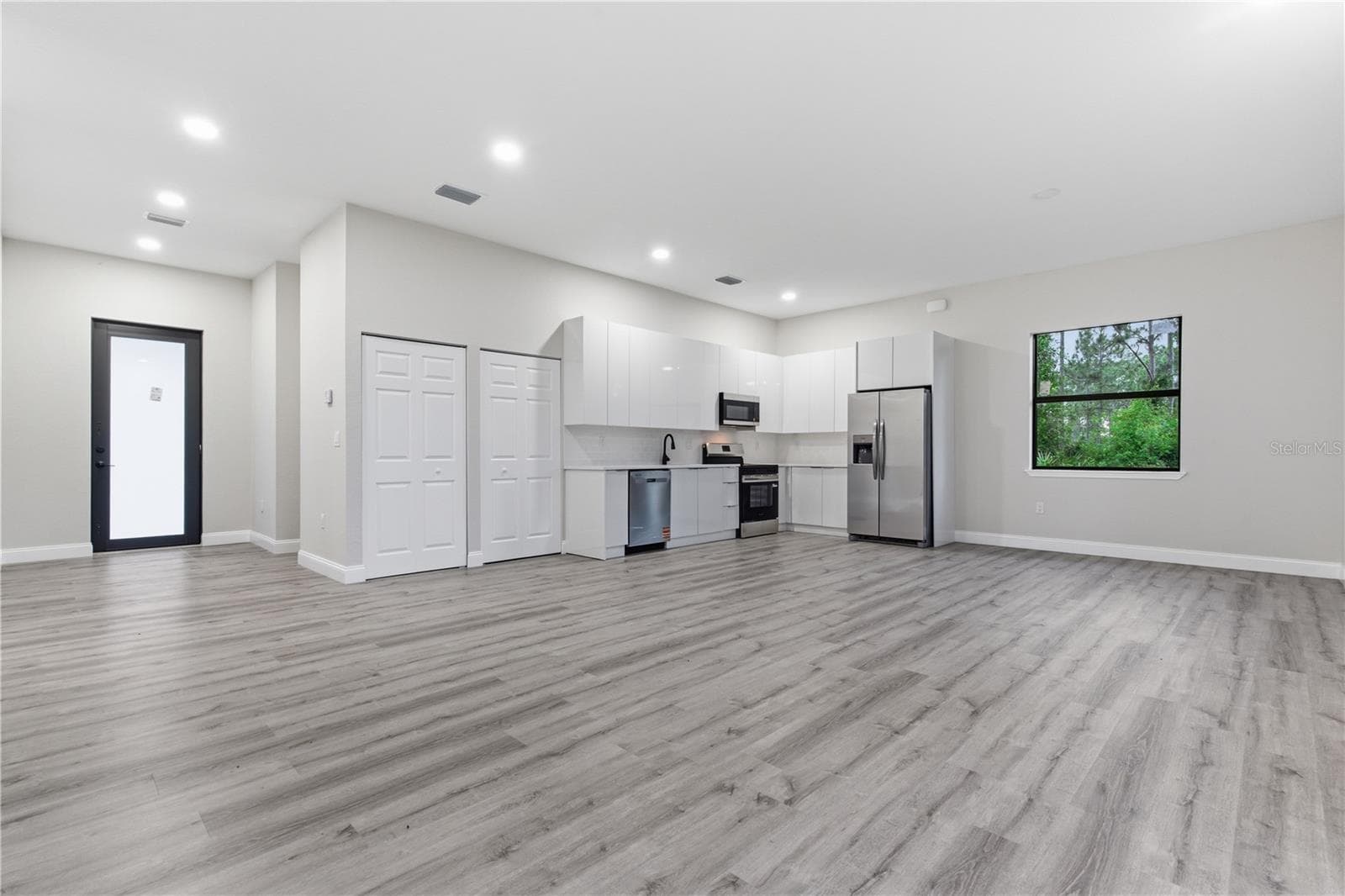 923 MILWAUKEE BOULEVARD — photo 9 of 32