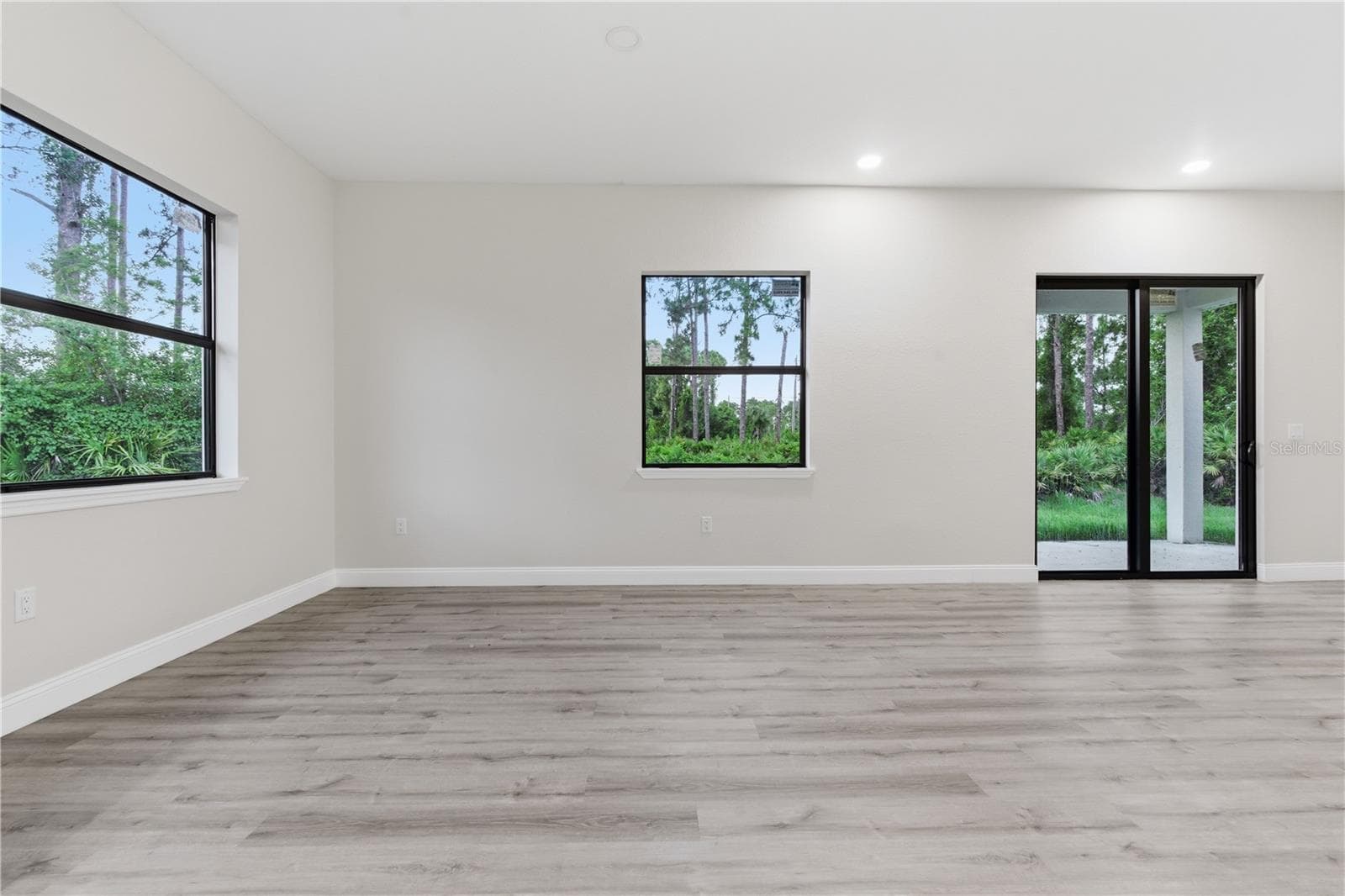 923 MILWAUKEE BOULEVARD — photo 12 of 32