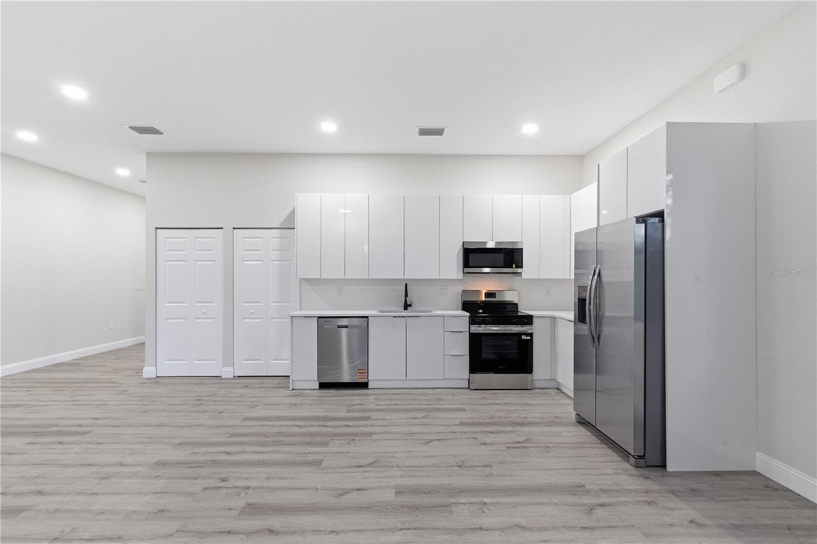 923 MILWAUKEE BOULEVARD — photo 17 of 32
