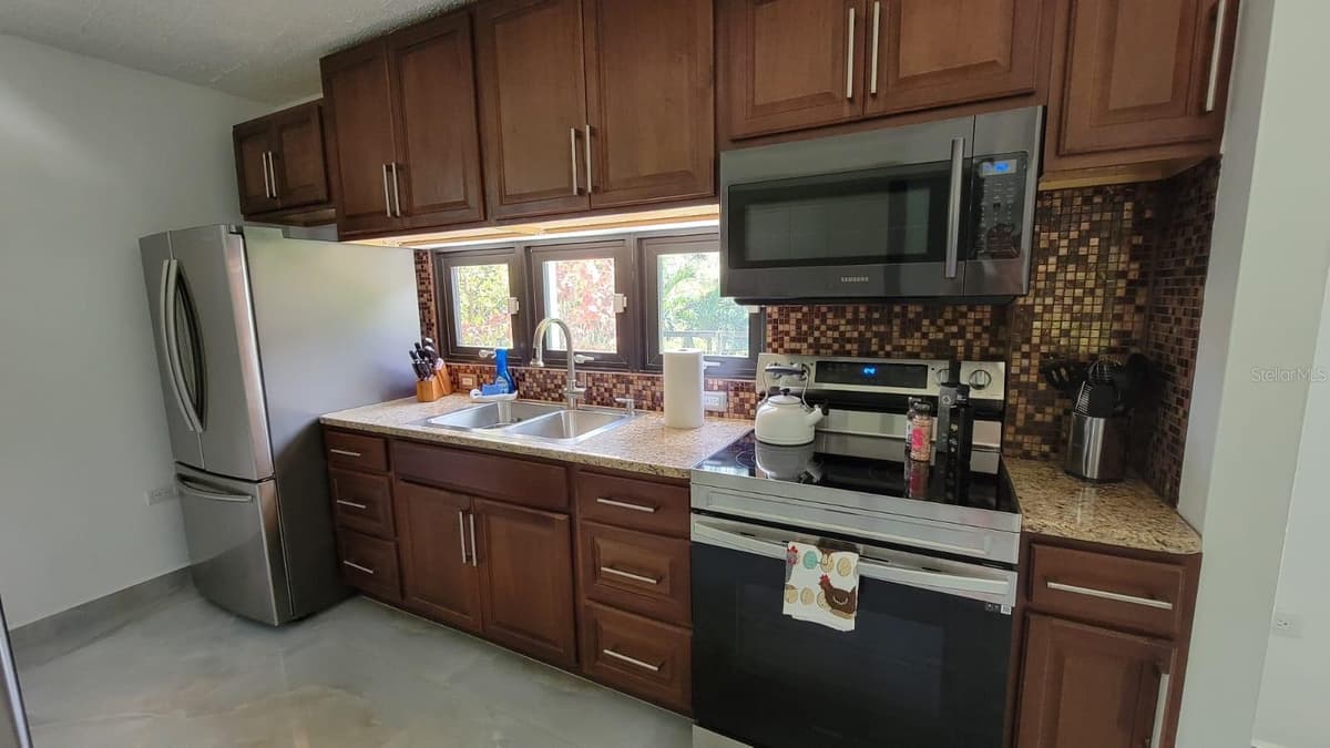 PR 992 KM3.4 3 ST VILLAS DE LUQUILLO — photo 19 of 30