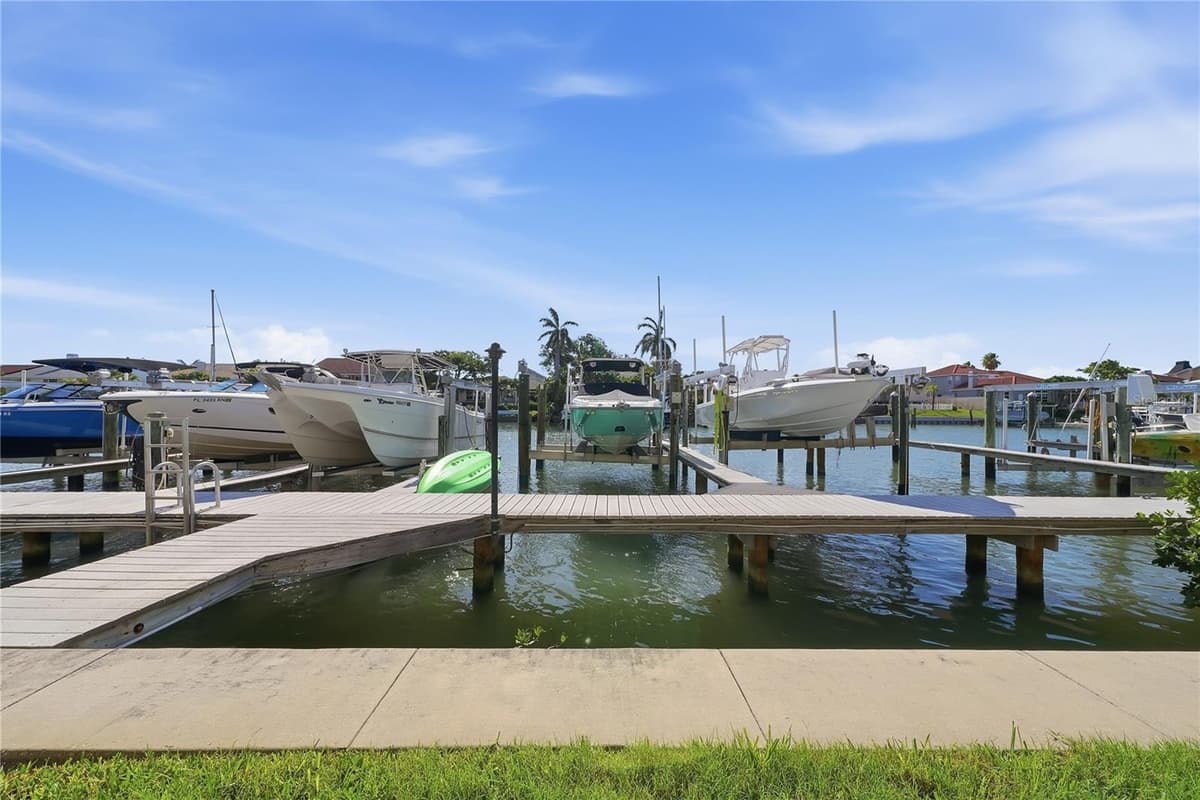 1109 PINELLAS BAYWAY — photo 43 of 55