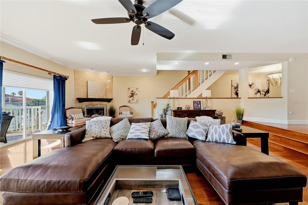 1109 PINELLAS BAYWAY — photo 15 of 55