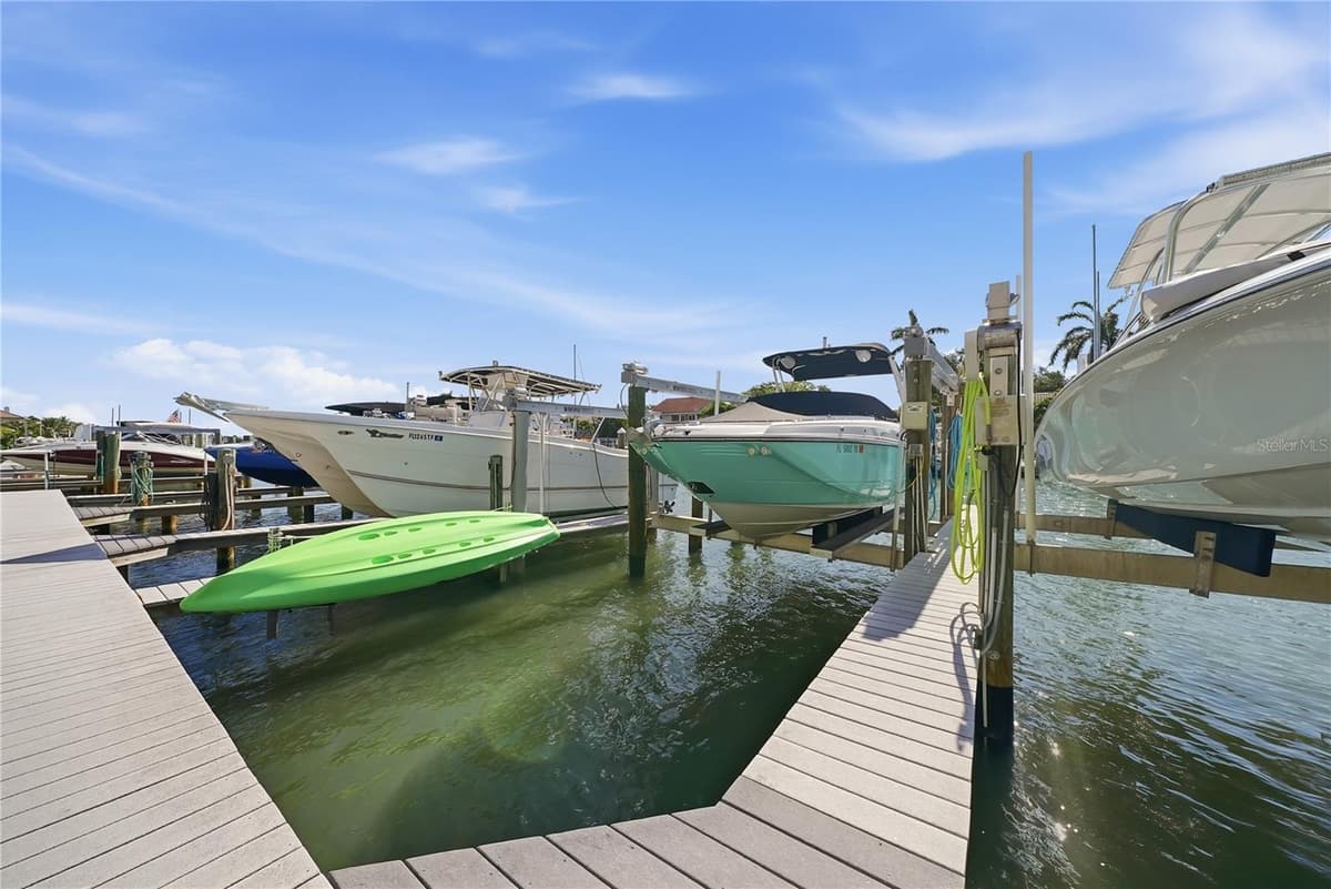 1109 PINELLAS BAYWAY — photo 42 of 55