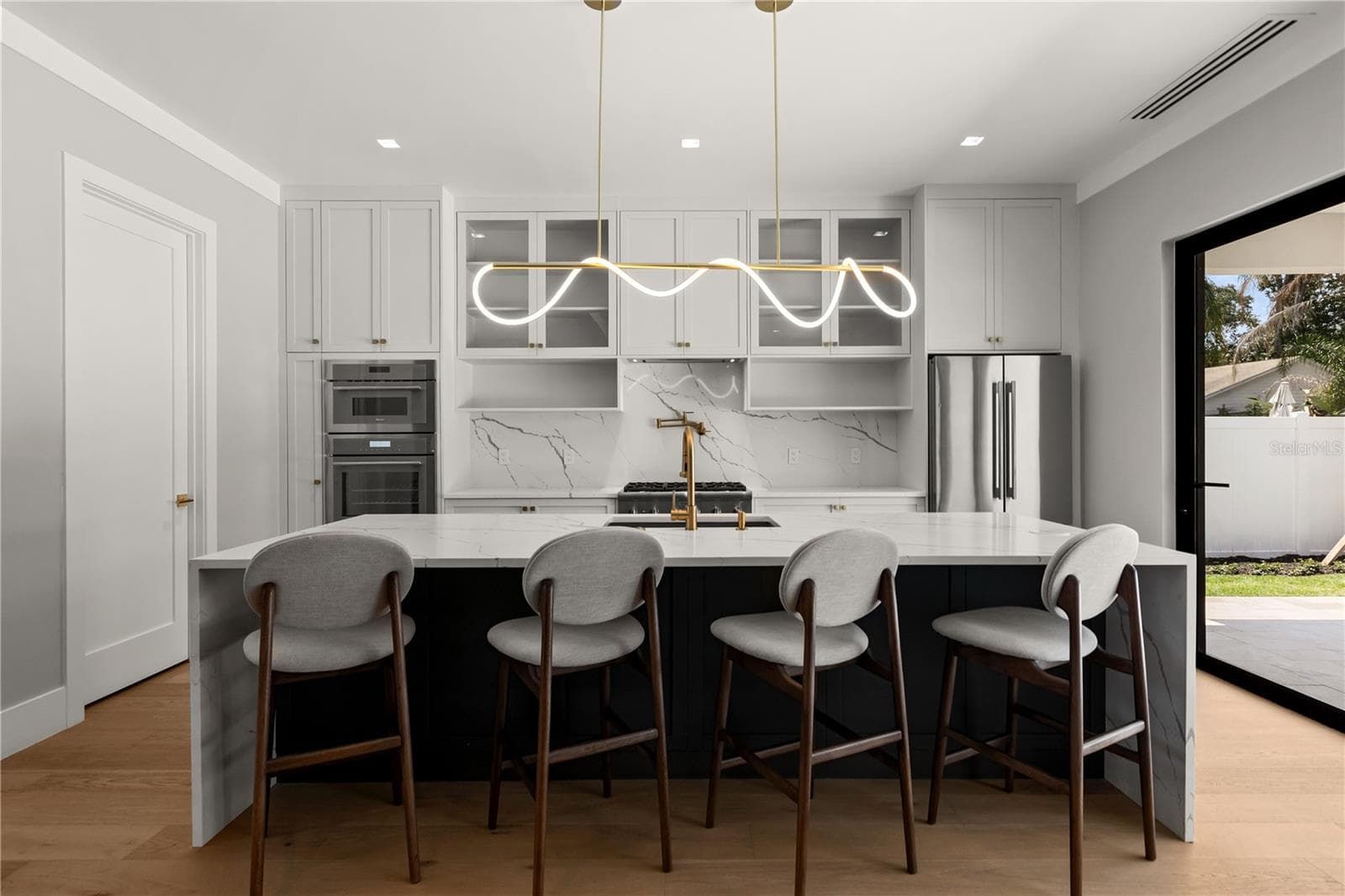2315 WEBER STREET — photo 10 of 39