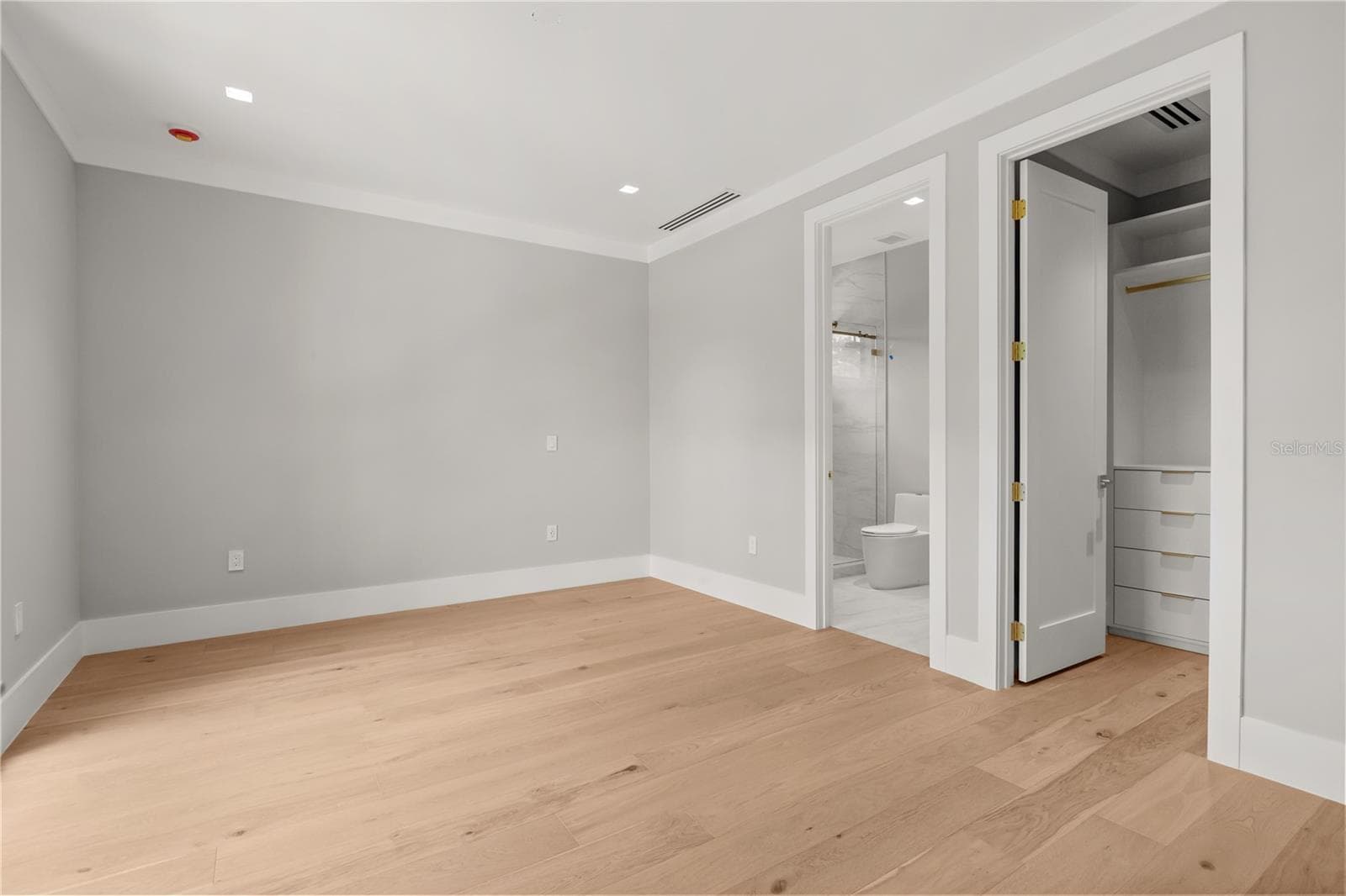 2315 WEBER STREET — photo 21 of 39