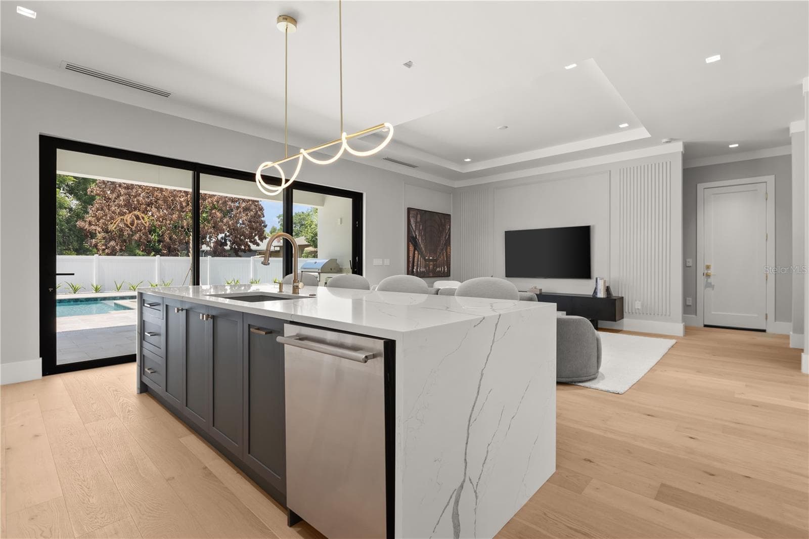 2315 WEBER STREET — photo 13 of 39