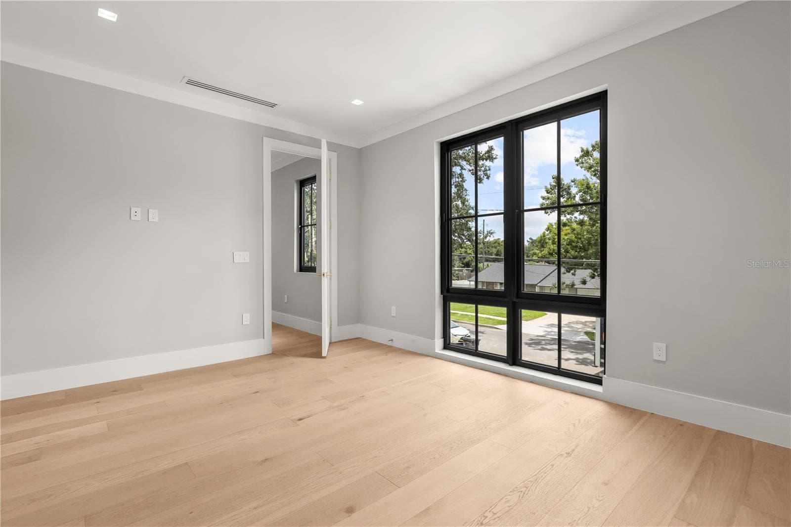 2315 WEBER STREET — photo 24 of 39