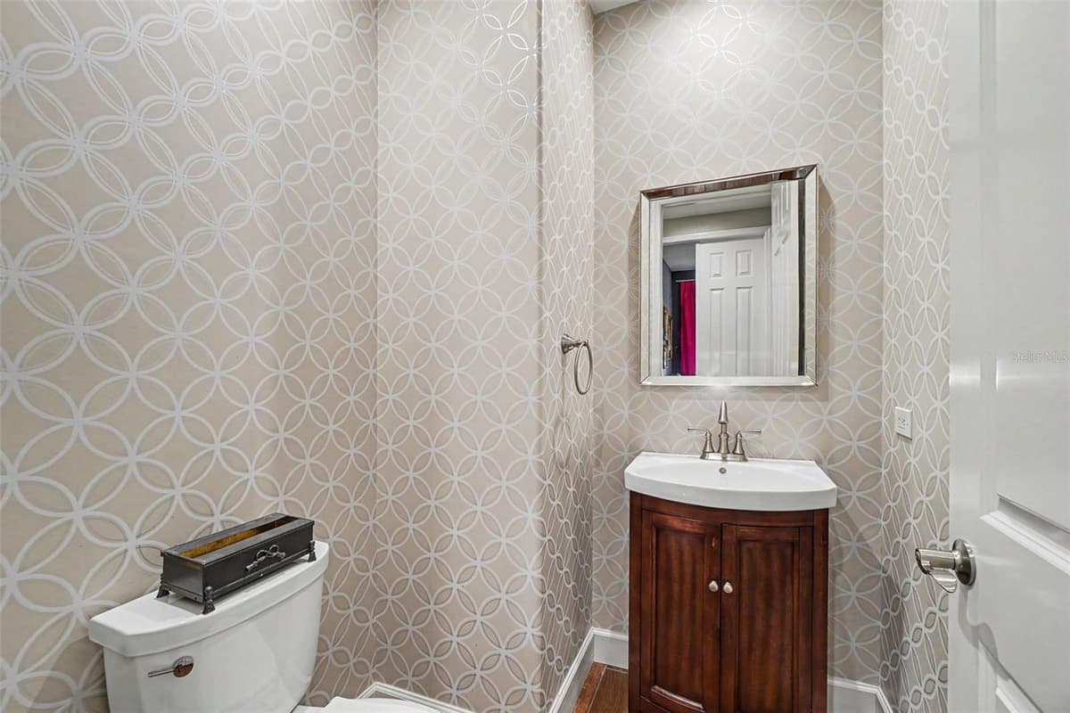 15220 BLACKHAWK DRIVE — photo 30 of 32