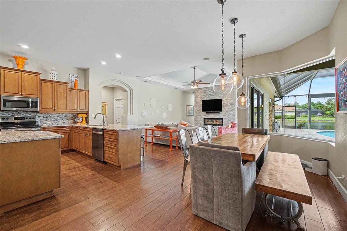 15220 BLACKHAWK DRIVE — photo 14 of 32