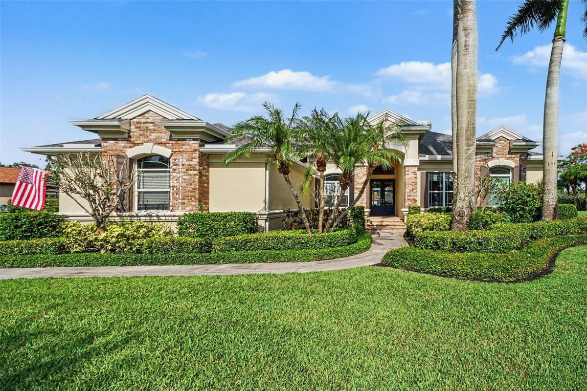 15220 BLACKHAWK DRIVE — photo 3 of 32