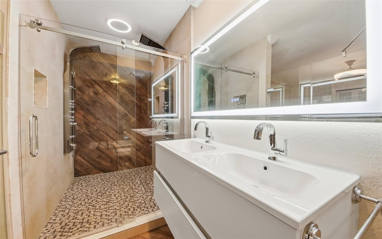 601 MAJORCA AVENUE — photo 18 of 54