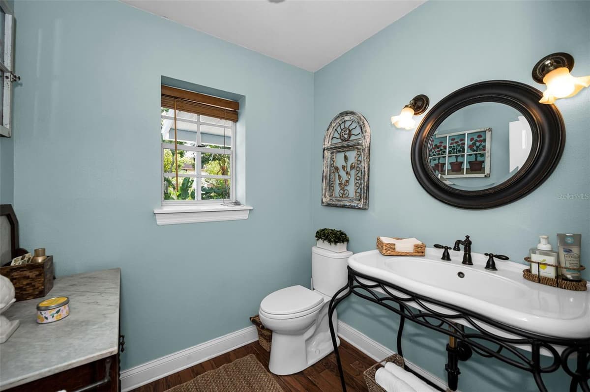 3525 FAIRVIEW STREET — photo 36 of 99