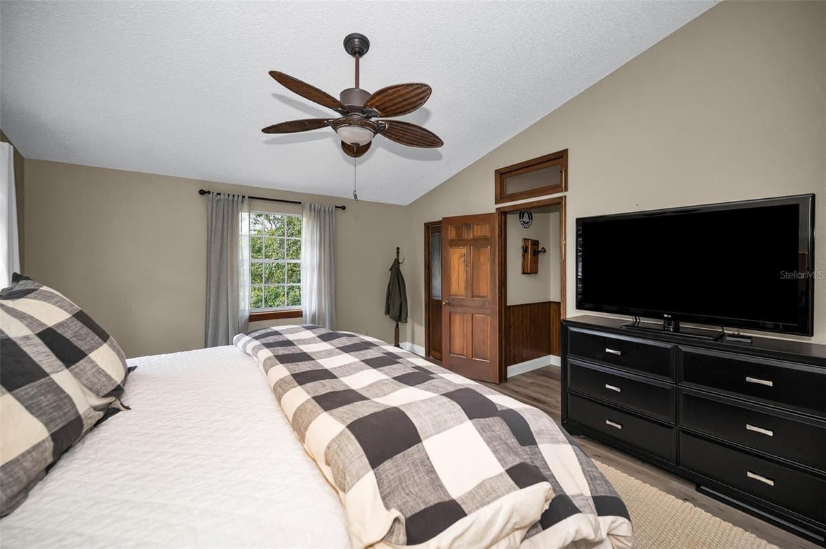 3525 FAIRVIEW STREET — photo 42 of 99