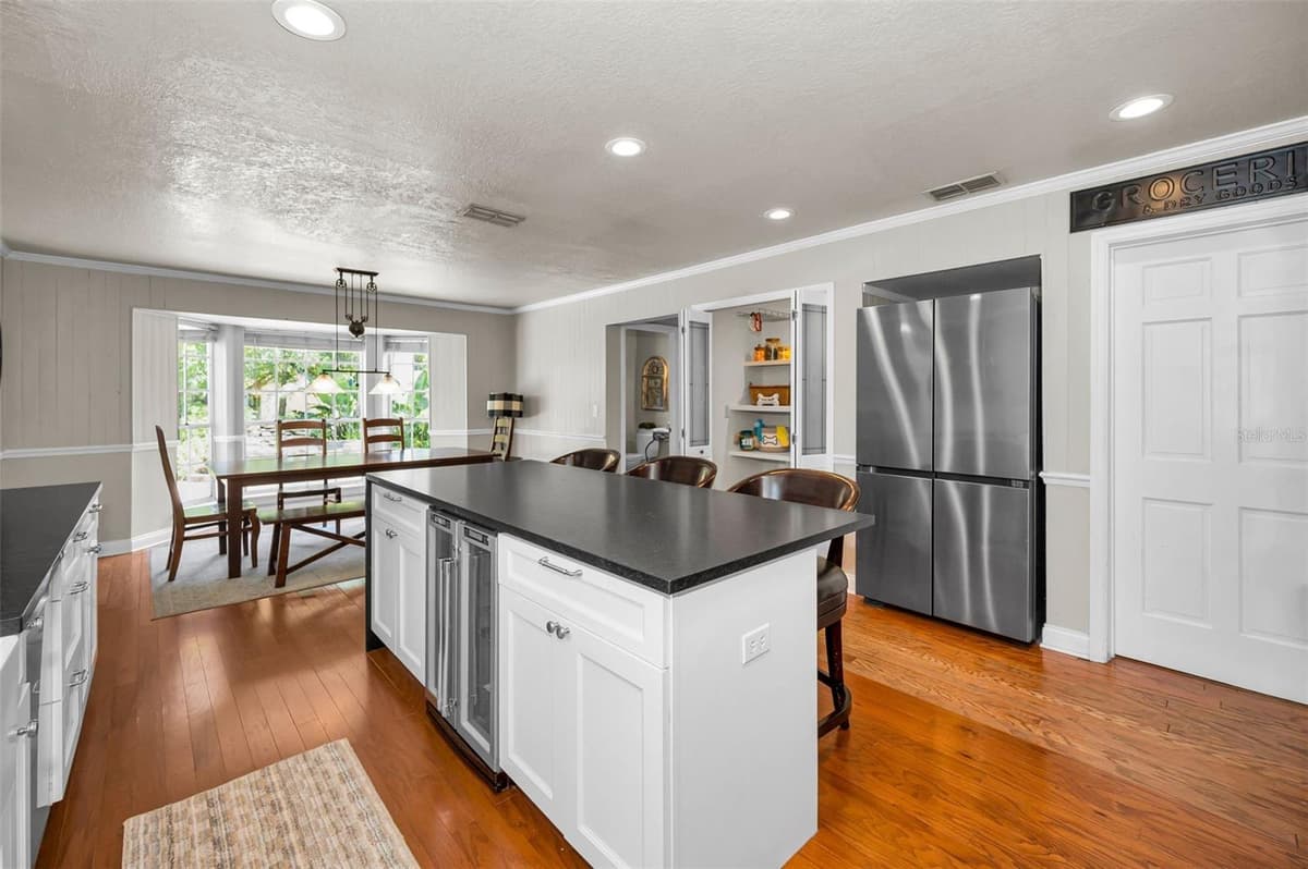 3525 FAIRVIEW STREET — photo 25 of 99