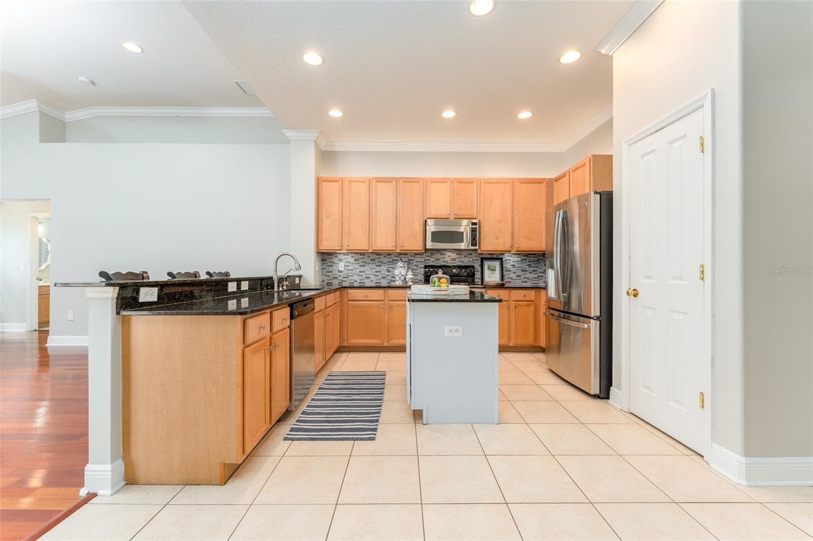 15211 MERLINGLEN PLACE — photo 15 of 34