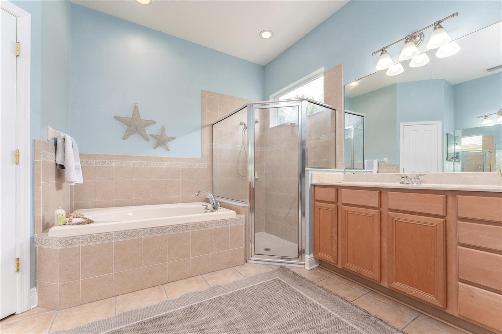 15211 MERLINGLEN PLACE — photo 30 of 34