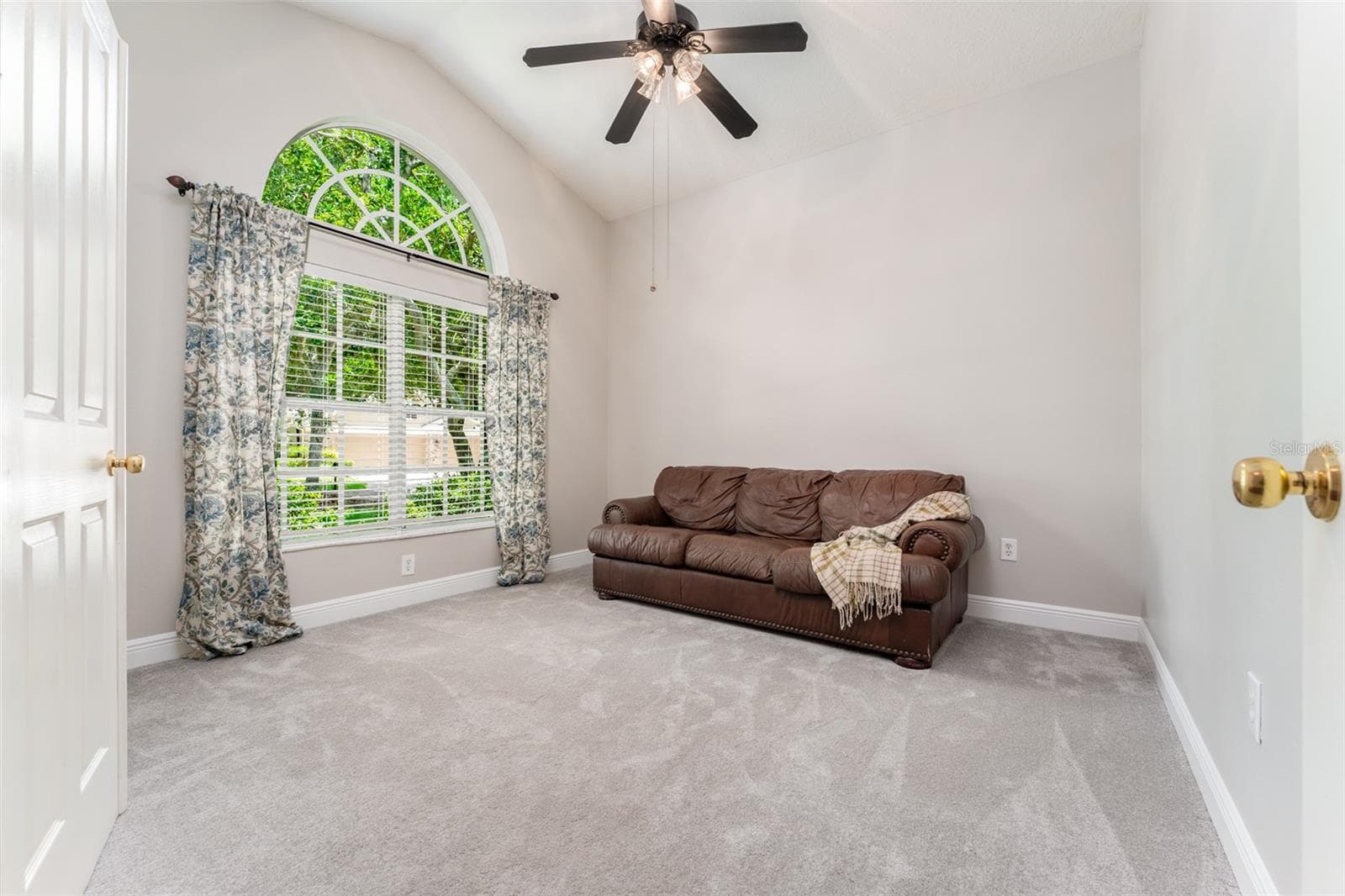 15211 MERLINGLEN PLACE — photo 12 of 34