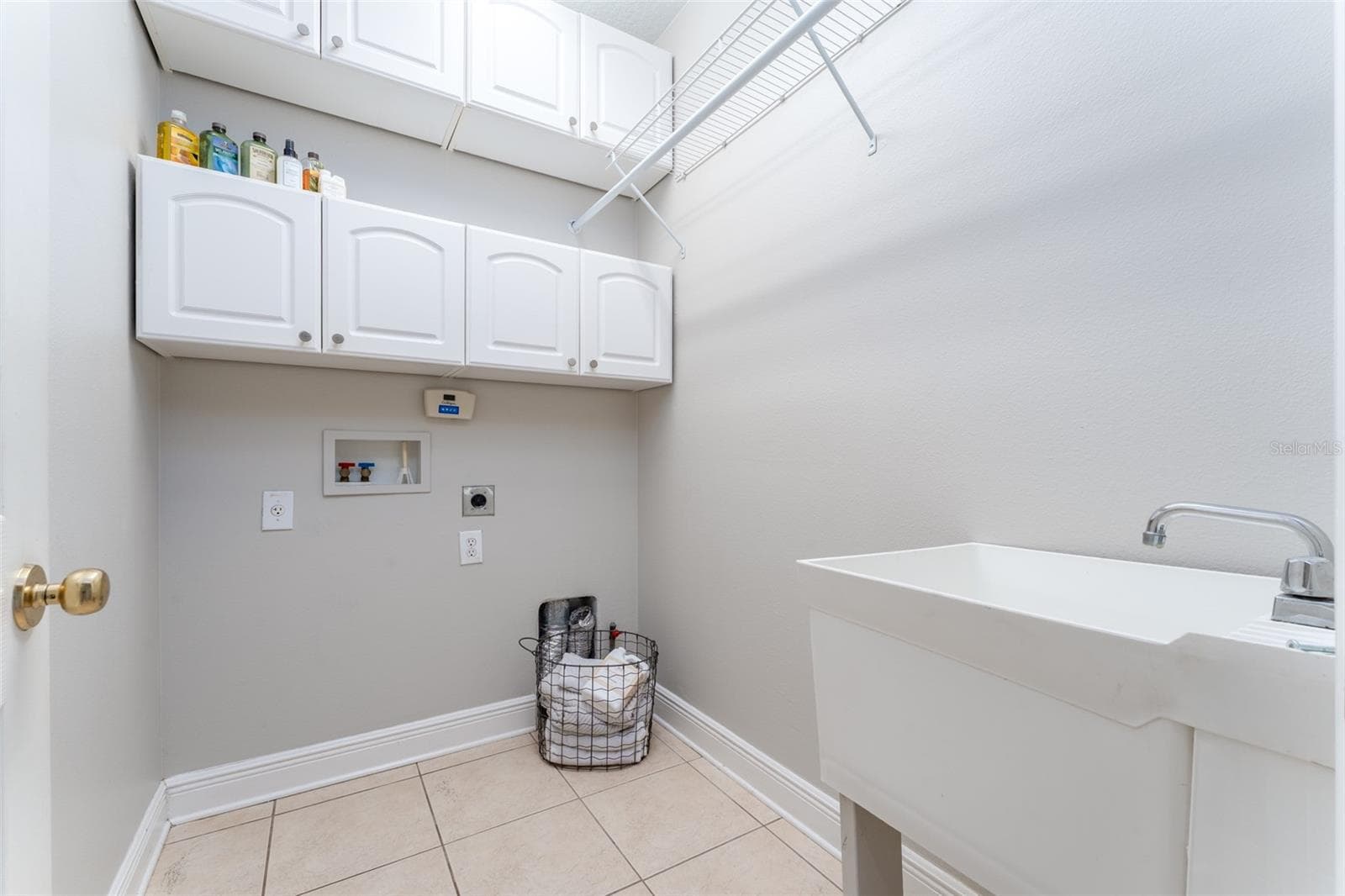 15211 MERLINGLEN PLACE — photo 31 of 34