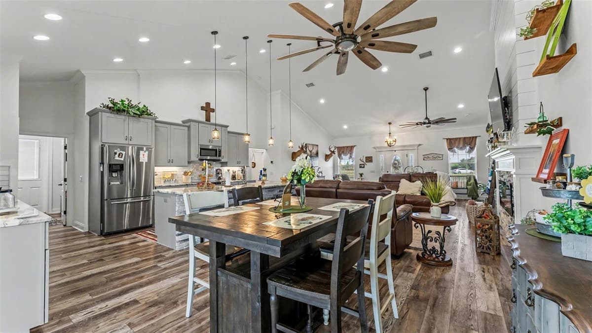 1044 TIMBERS DRIVE — photo 18 of 67
