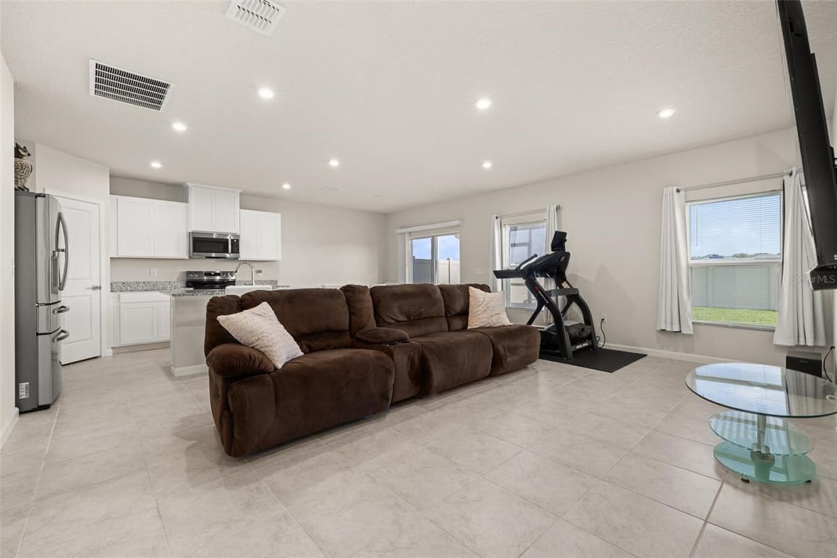 1620 TEXAS AVENUE — photo 4 of 67