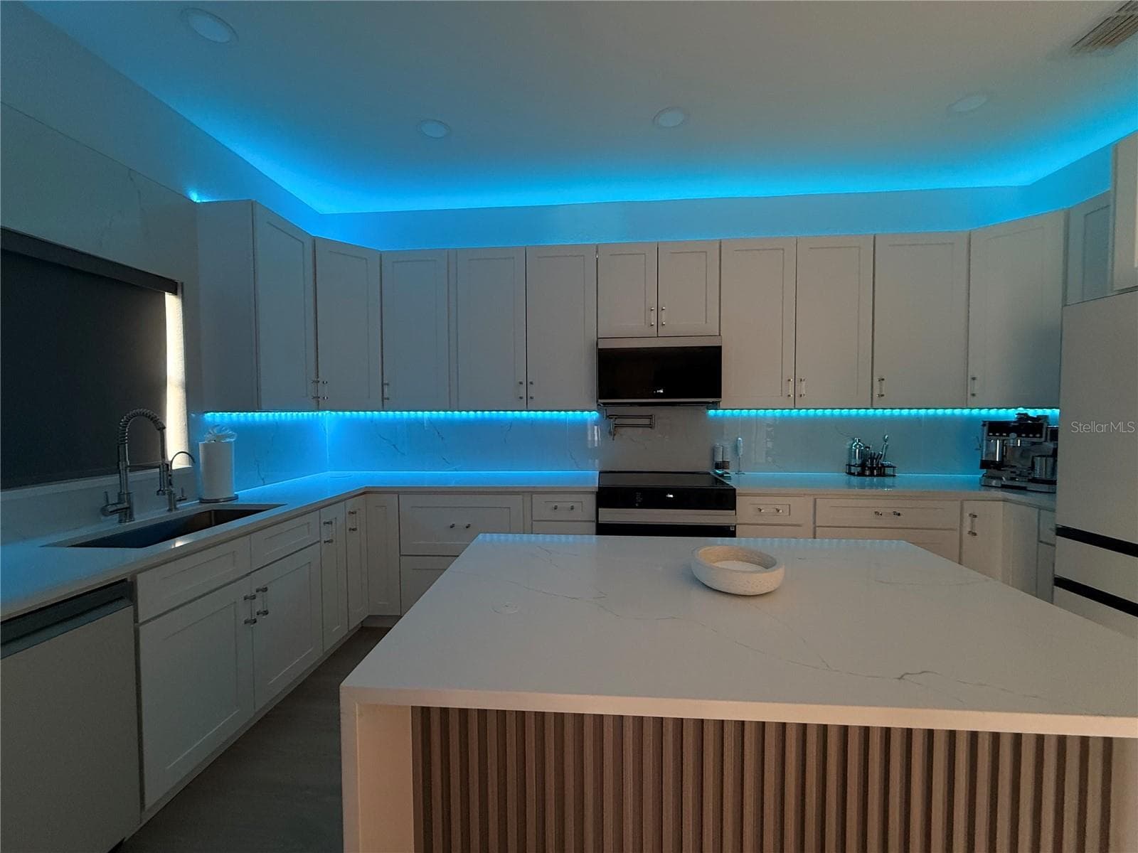 5802 COQUYT DRIVE — photo 11 of 49