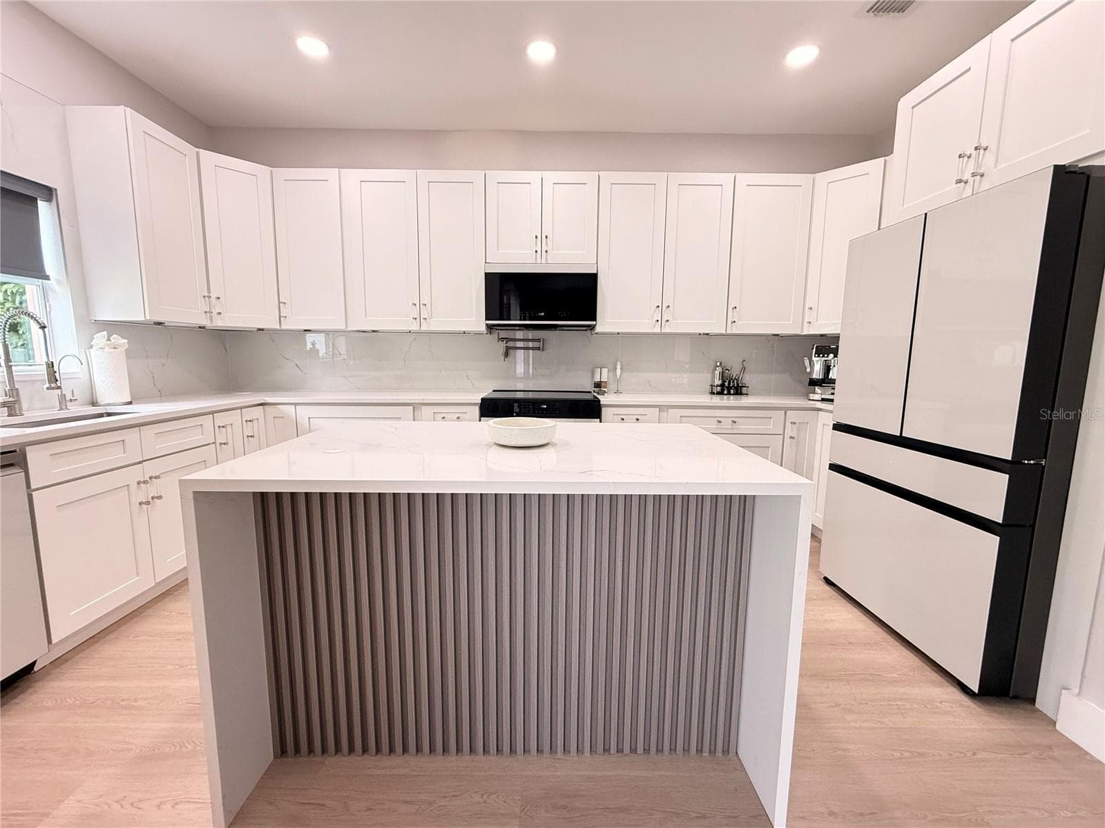 5802 COQUYT DRIVE — photo 3 of 49