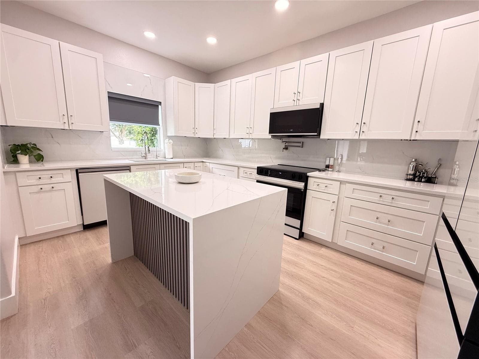 5802 COQUYT DRIVE — photo 2 of 49