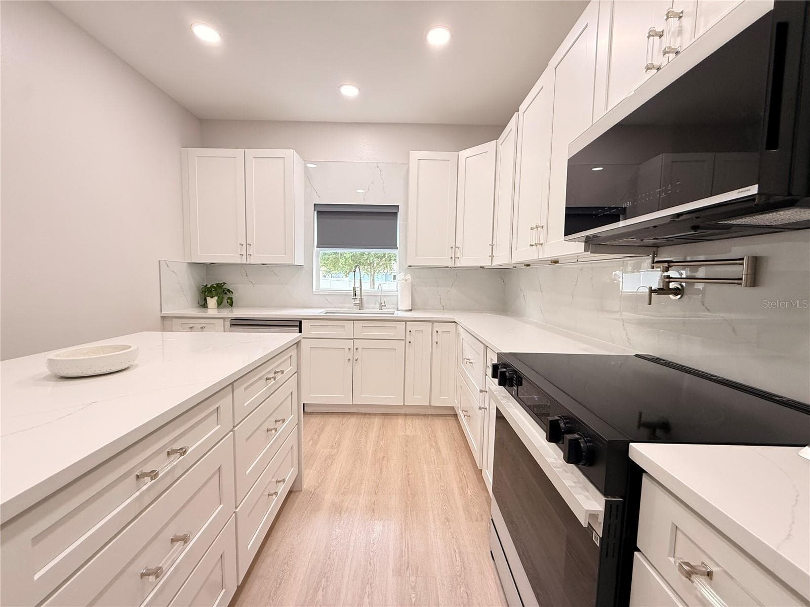 5802 COQUYT DRIVE — photo 8 of 49