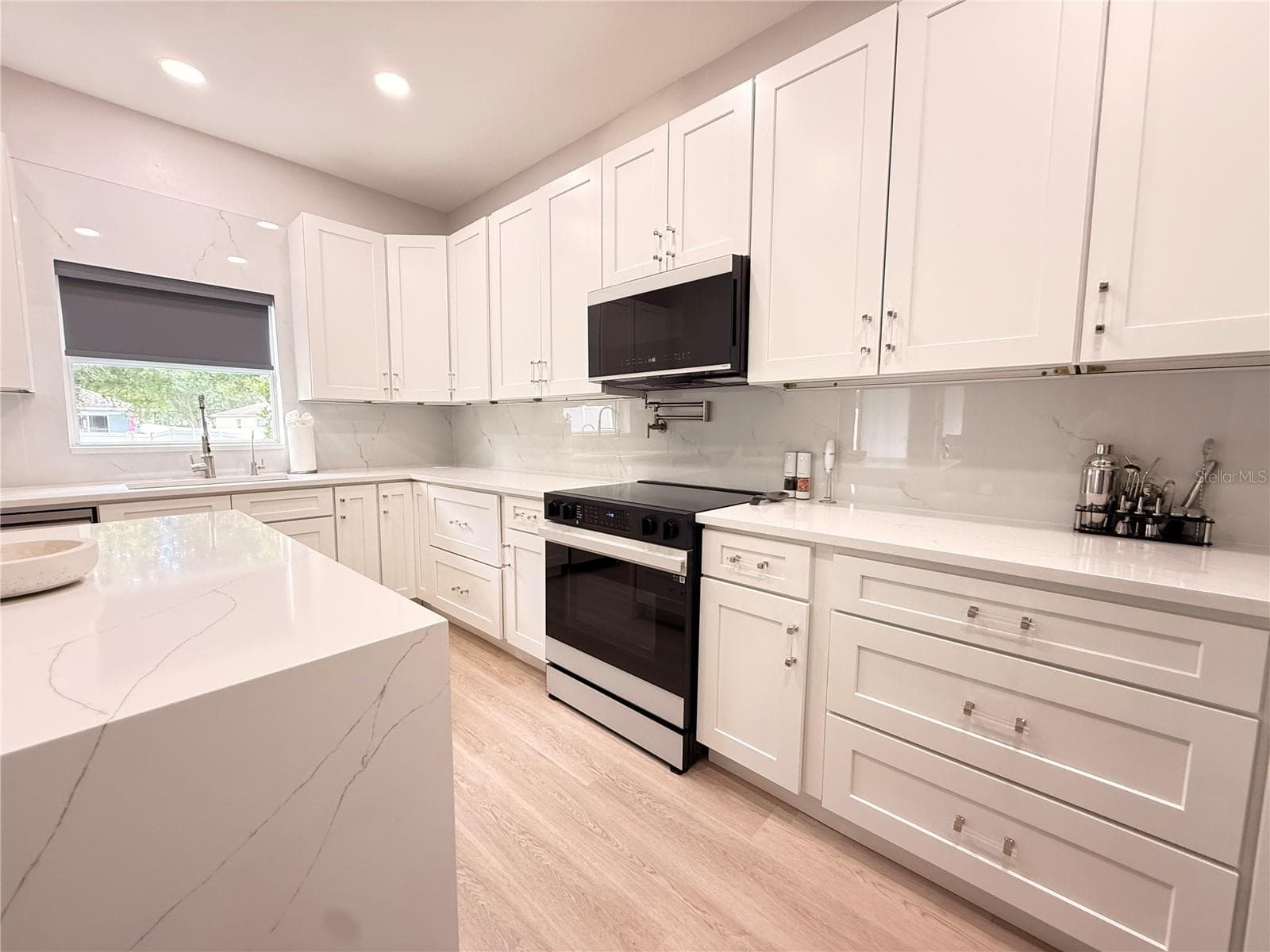 5802 COQUYT DRIVE — photo 4 of 49