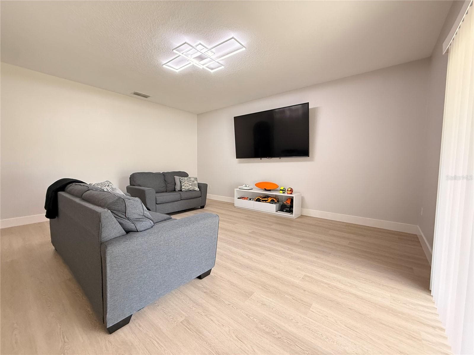 5802 COQUYT DRIVE — photo 14 of 49