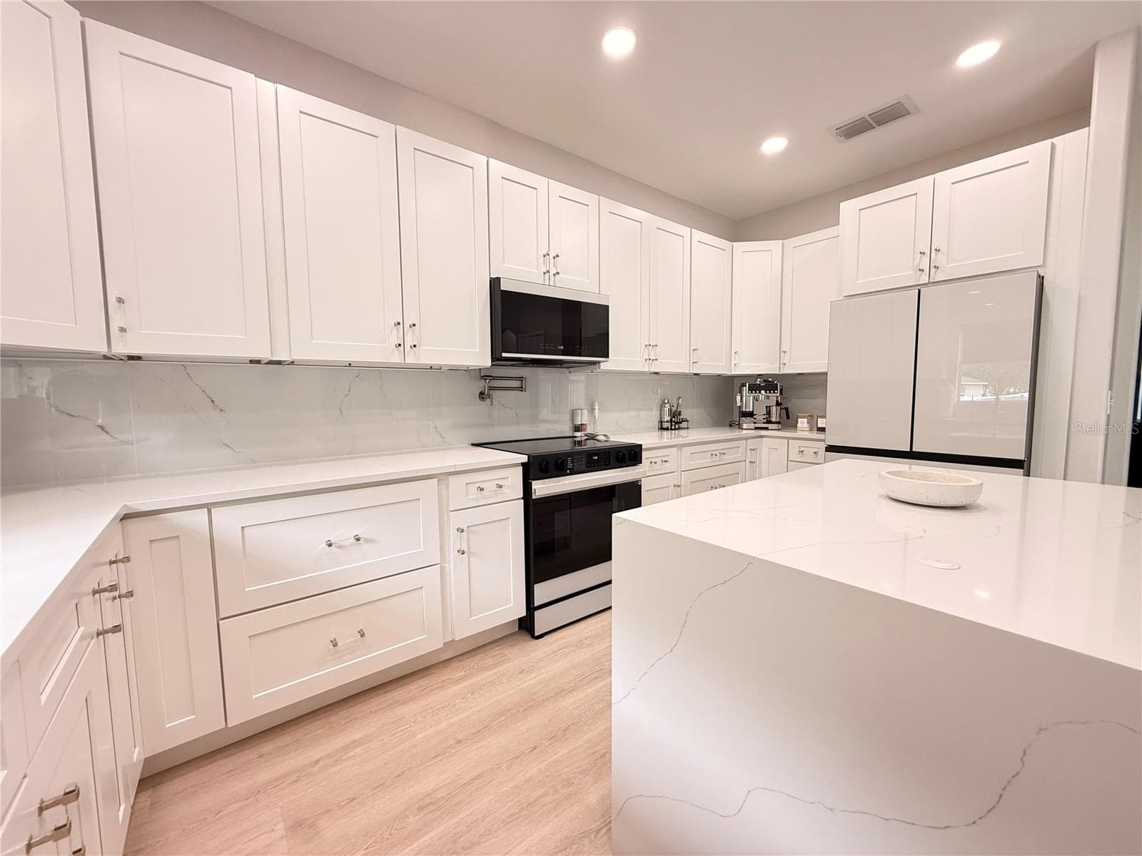5802 COQUYT DRIVE — photo 5 of 49