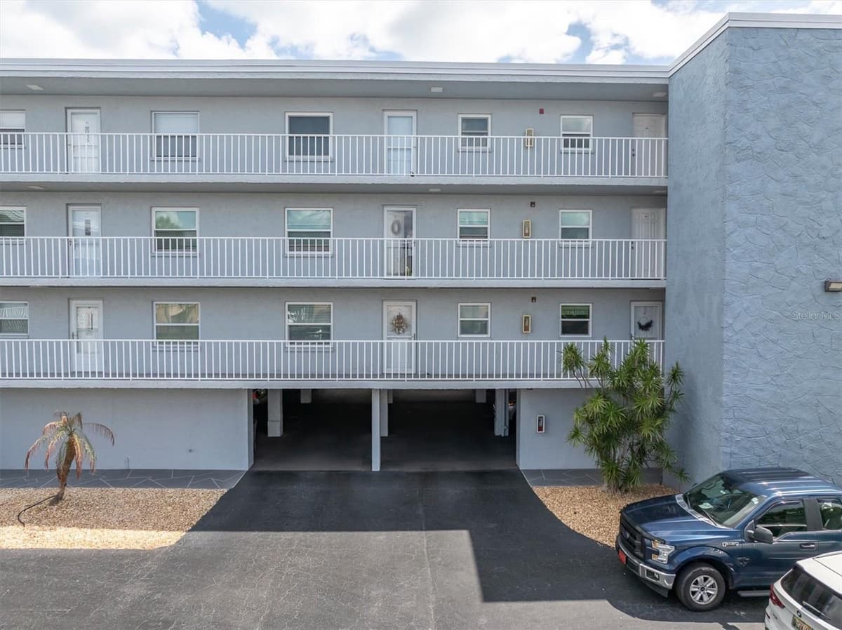 719 PINELLAS BAYWAY — photo 43 of 50