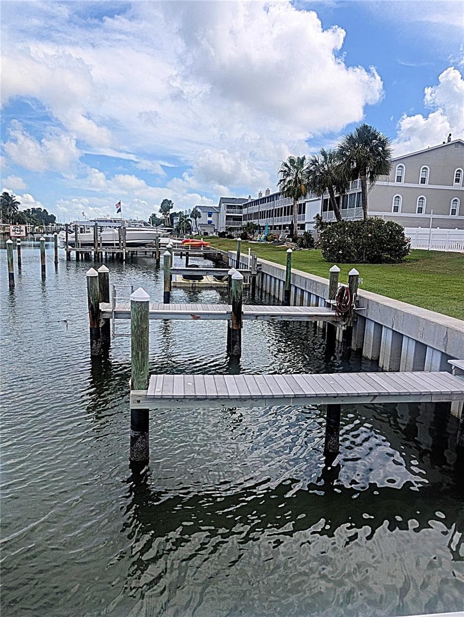 719 PINELLAS BAYWAY — photo 28 of 50