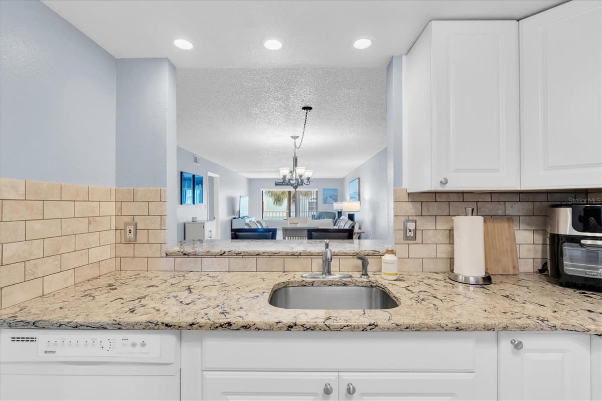 719 PINELLAS BAYWAY — photo 16 of 50