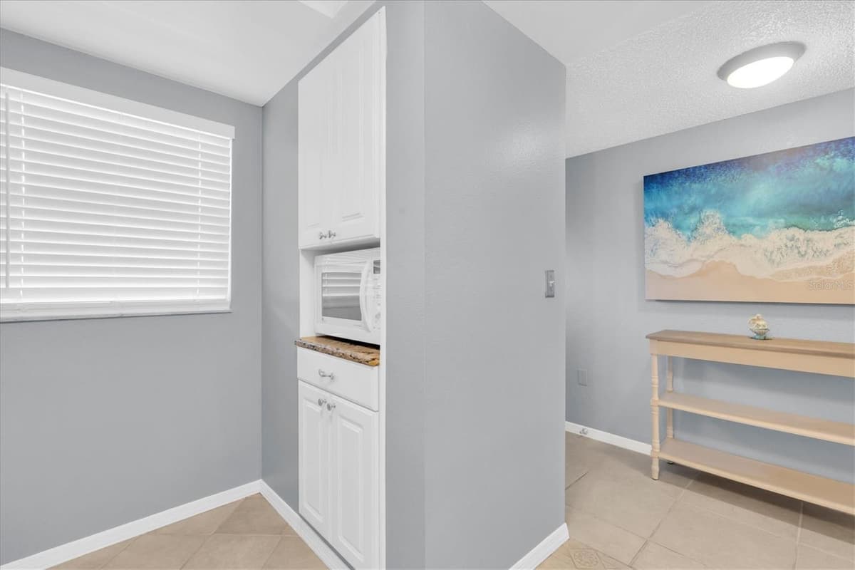 719 PINELLAS BAYWAY — photo 15 of 50