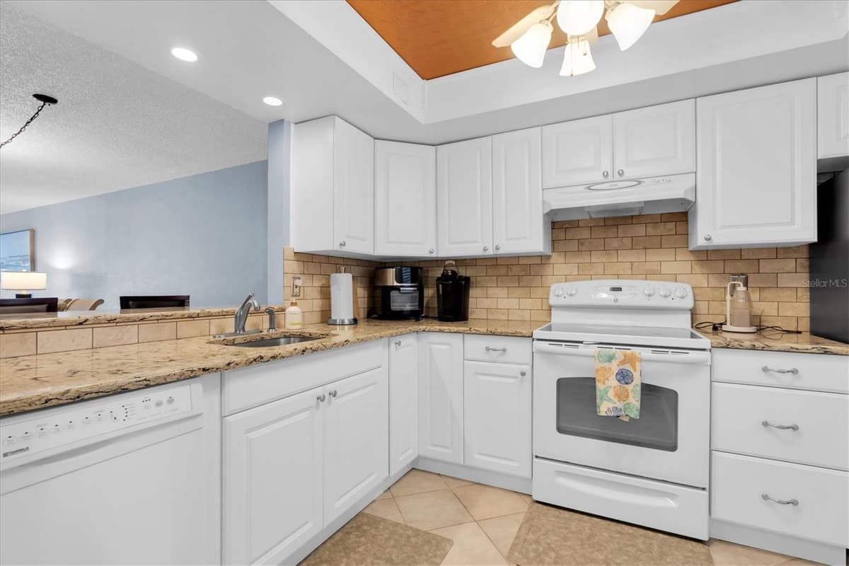 719 PINELLAS BAYWAY — photo 13 of 50