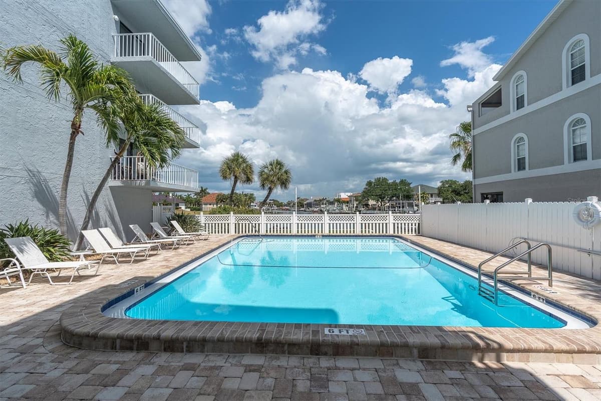 719 PINELLAS BAYWAY — photo 29 of 50