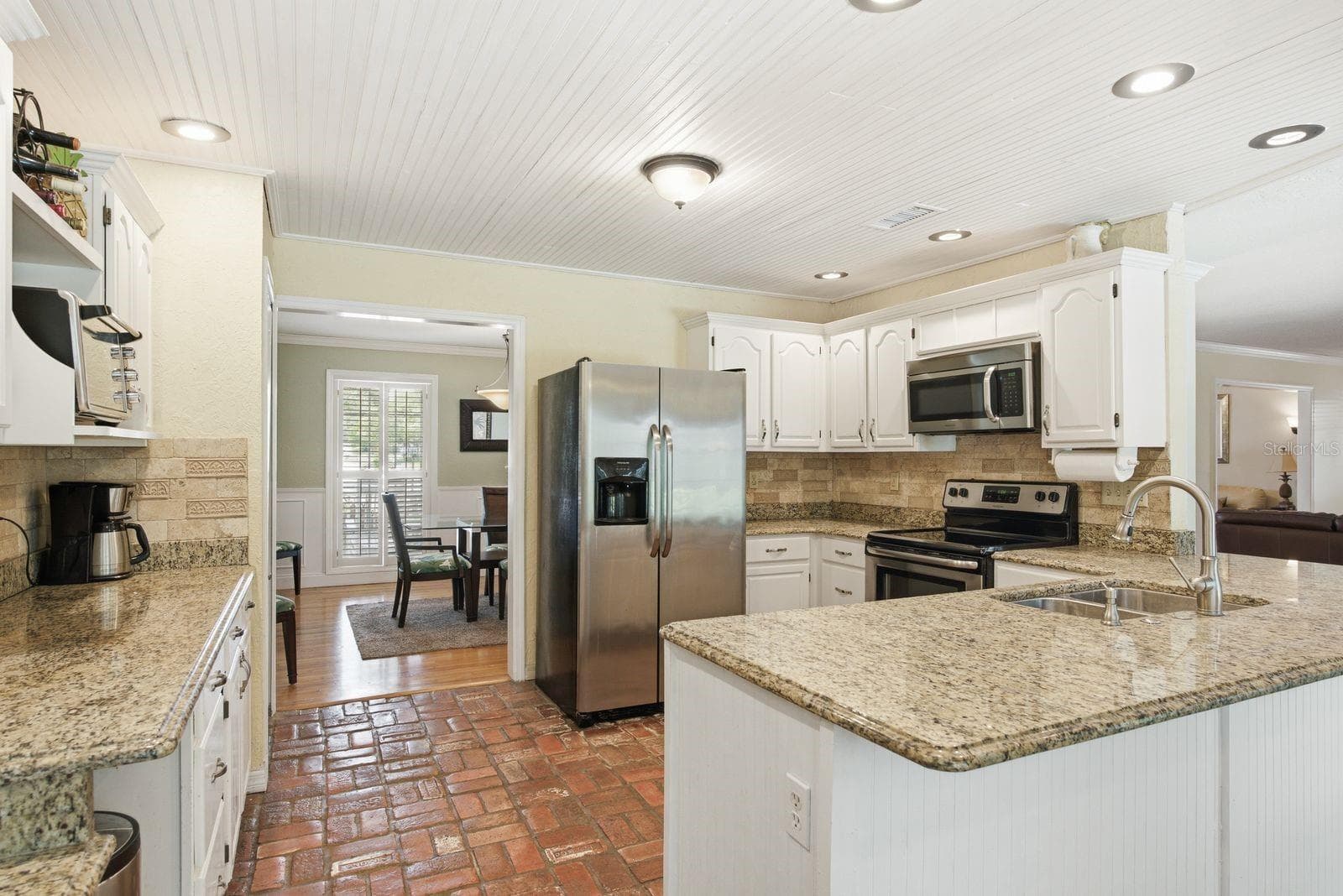 1125 SPANISH OAKS DRIVE — photo 4 of 66