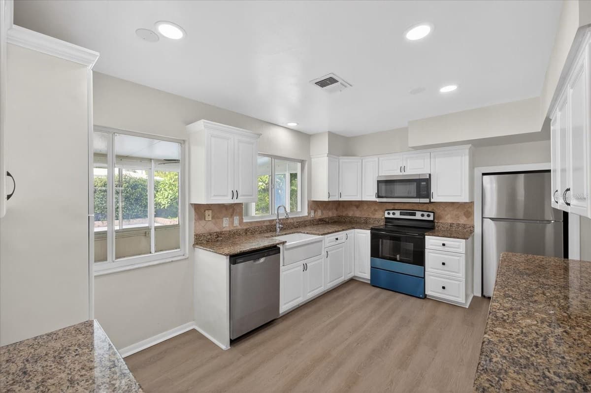2239 DUNCAN DRIVE — photo 10 of 45