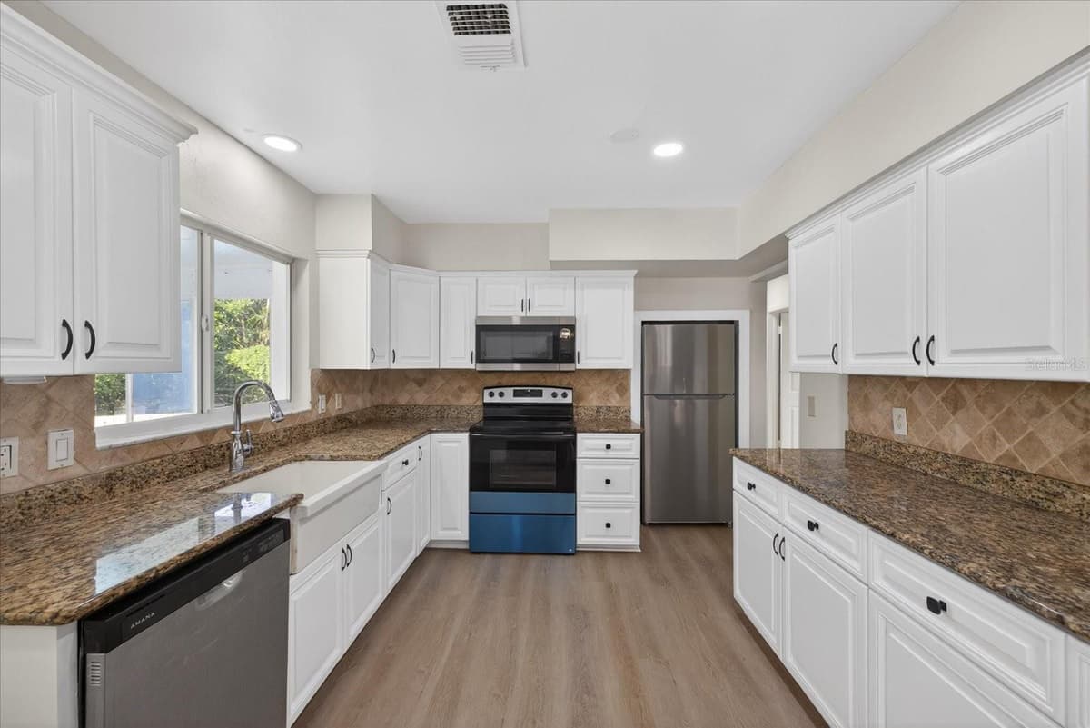 2239 DUNCAN DRIVE — photo 9 of 45