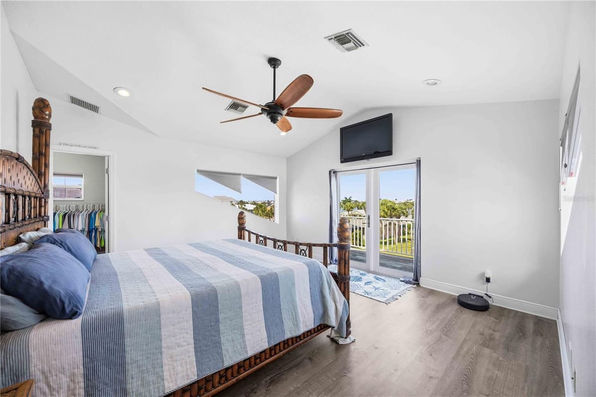 10460 MARION STREET — photo 33 of 72